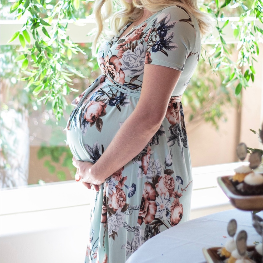 Pink Blush Maternity dress. Size Small. Floral.